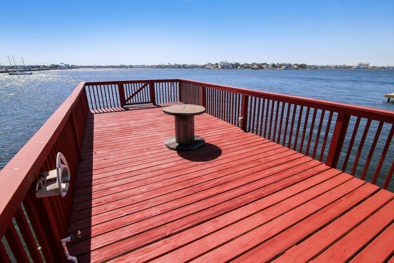 Pool Days And Dock Nights Villa Galveston Exterior photo